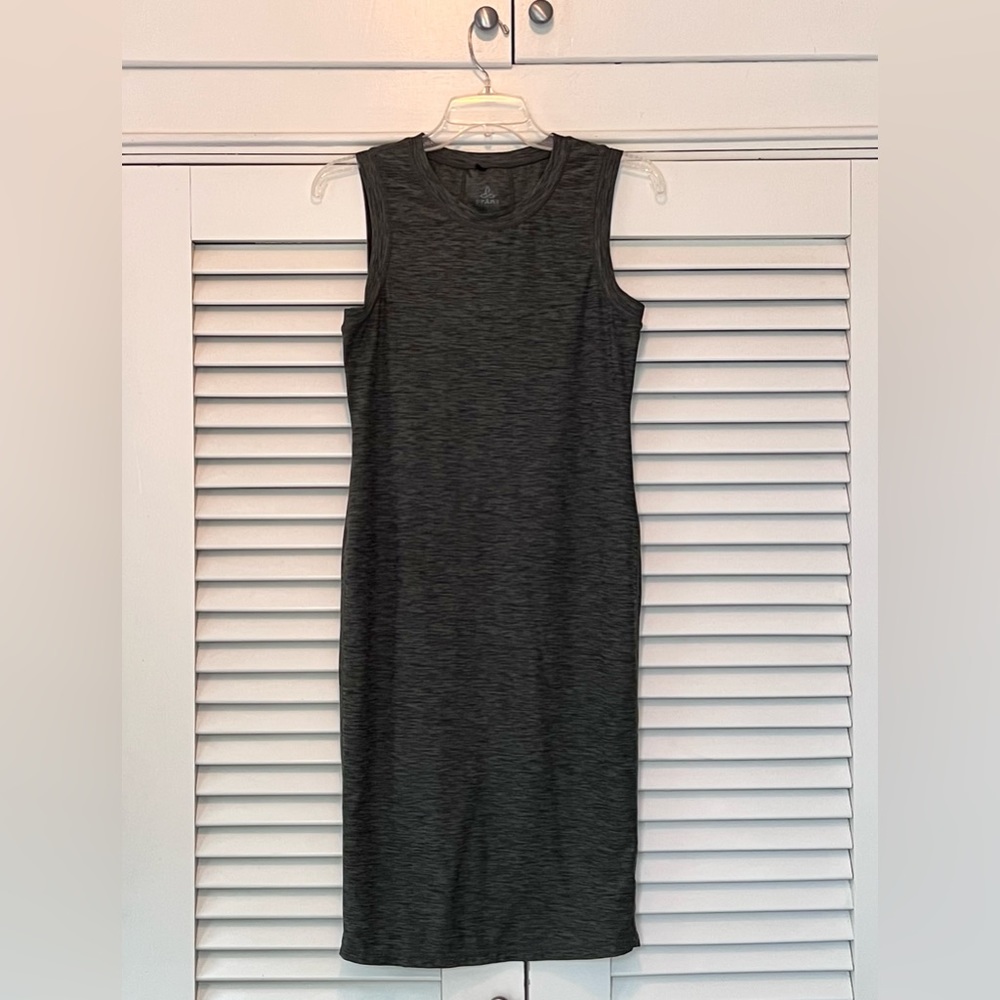 Prana foundation sheath dress in forest green. In great condition.